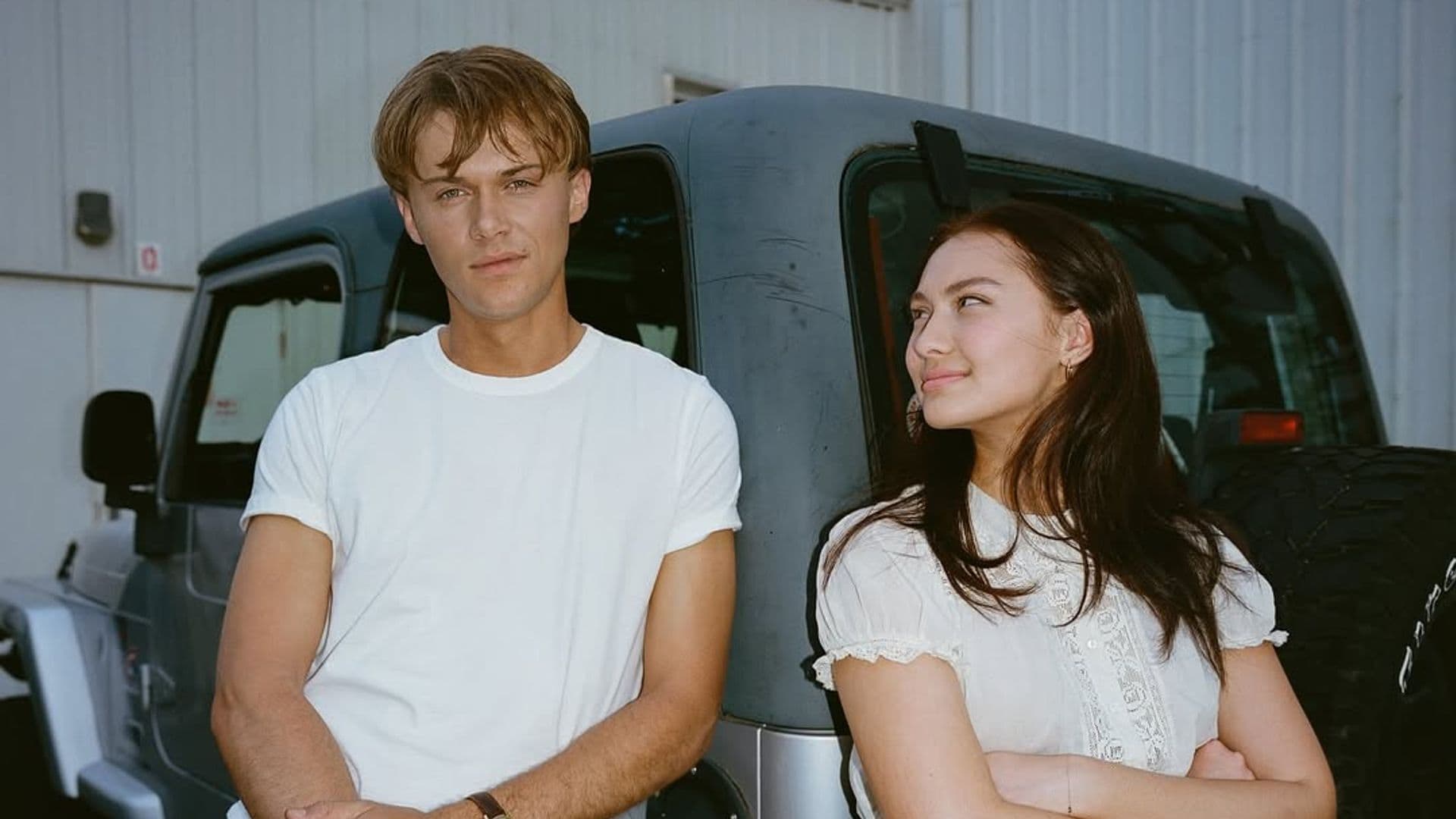 Christopher Briney  y Lola Tung, Conrad y Belly en El verano en que me enamoré