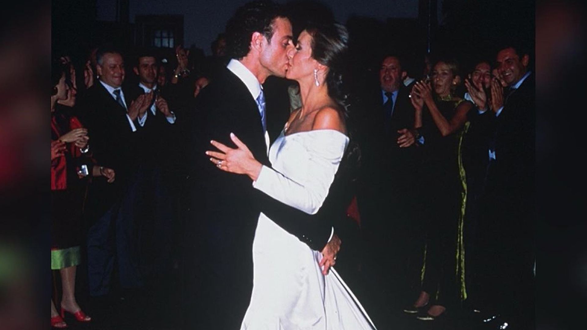 Fotos inéditas y numerosos detalles de su espectacular vestido de novia: la nostalgia de Arancha del Sol al recordar su boda