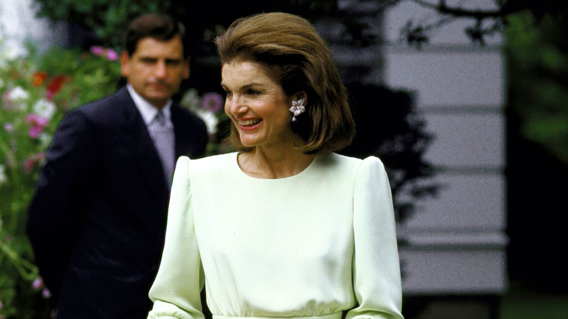Recordamos el look de Jackie Kennedy en la boda de su hija: "Supo cumplir con el protocolo sin olvidar lo más importante"