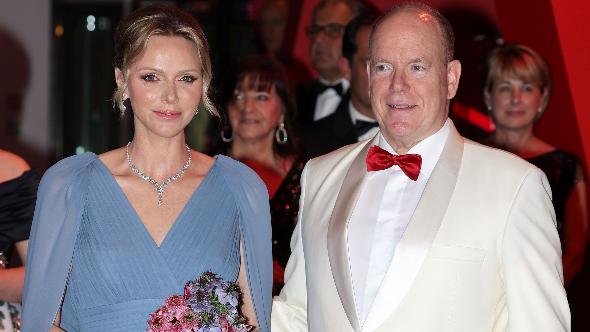 Alberto y Charlene de Mónaco en la gala de la Cruz roja de 2025