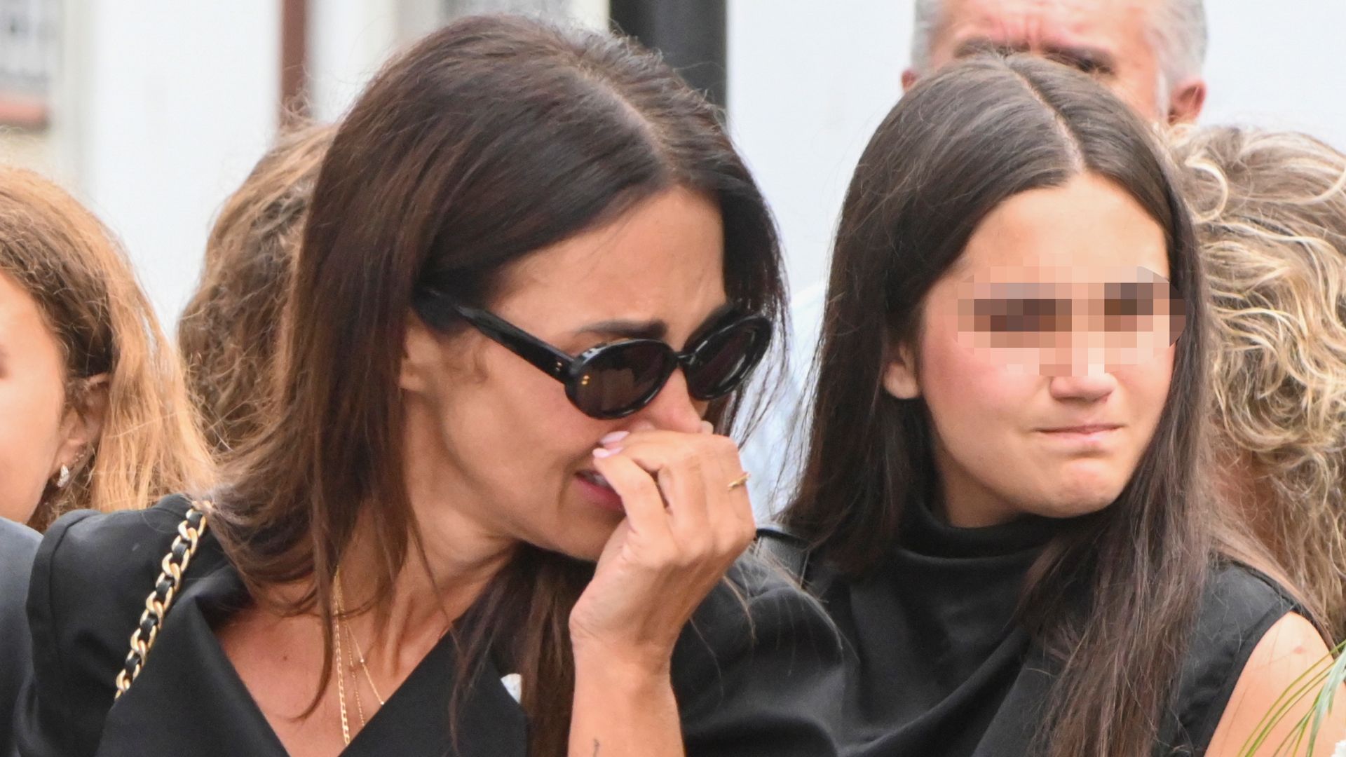 Paula Echevarría, Daniella Bustamante y Elena Colodrón en el entierro de Luis Ángel Echevarría en Candás, Asturias, el 31 de julio de 2026