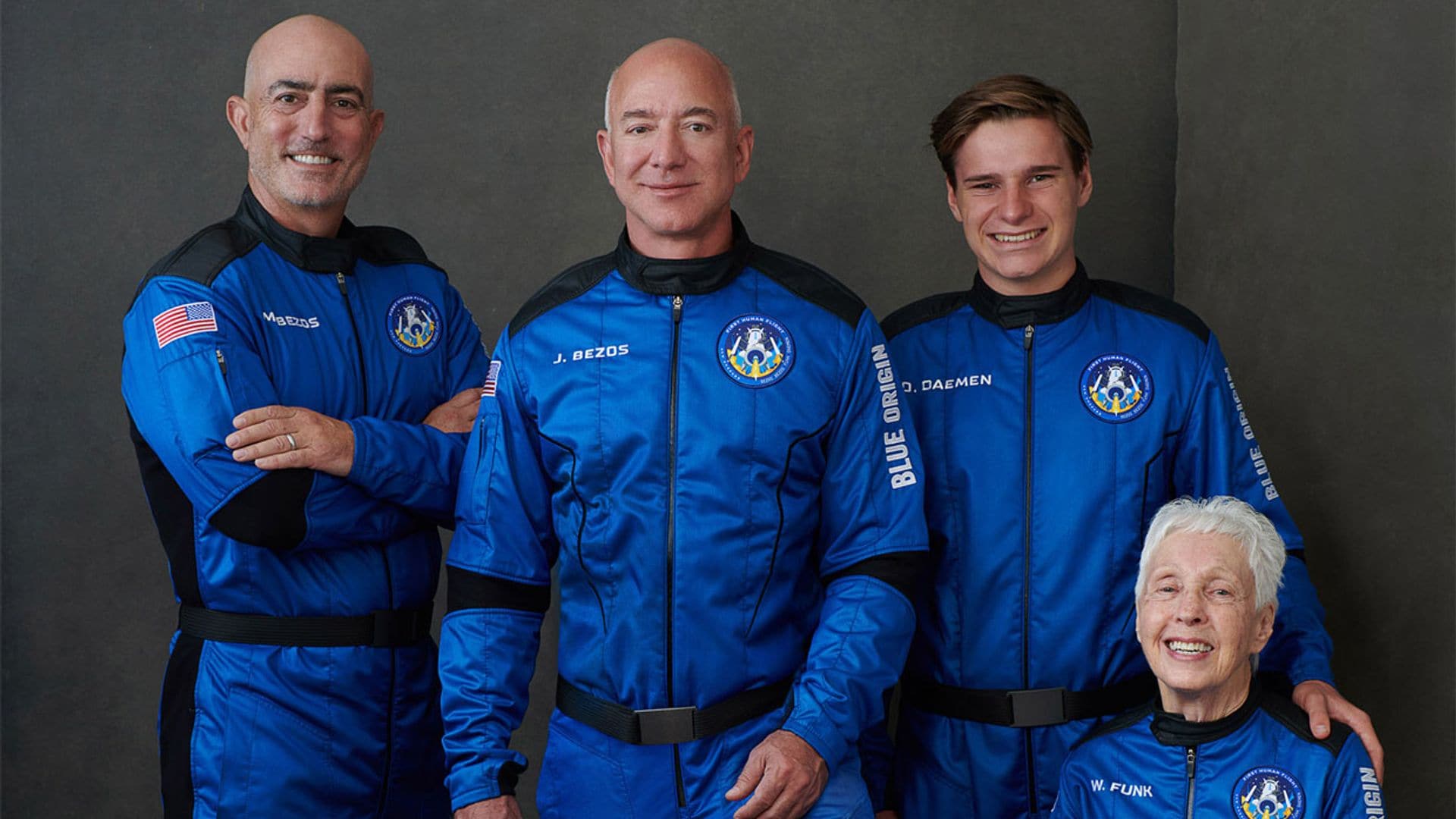 Un holandés, de 18 años, una aviadora, de 82, y su hermano Mark: los tres acompañantes de Jeff Bezos en su viaje espacial