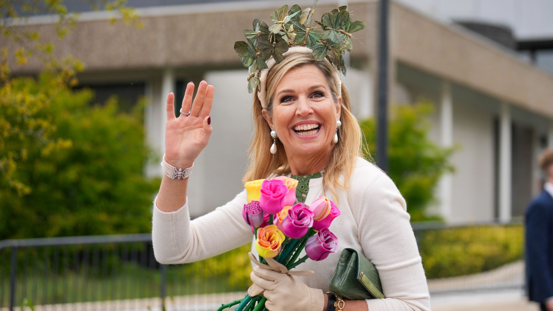 Los looks de Máxima de Holanda y sus hijas en el Koningsdag desde 2014: moda española y prendas prestadas