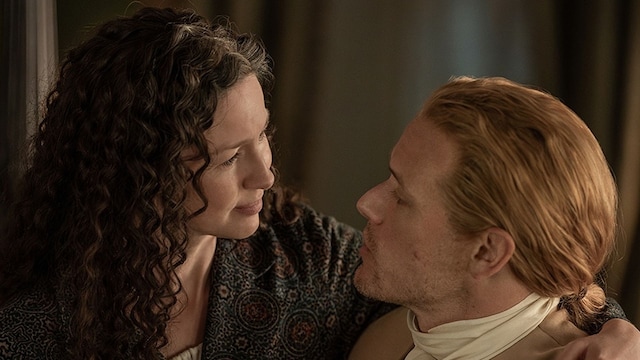 Claire y Jamie en una de las primeras imágenes de la segunda parte de la séptima temporada de 'Outlander'