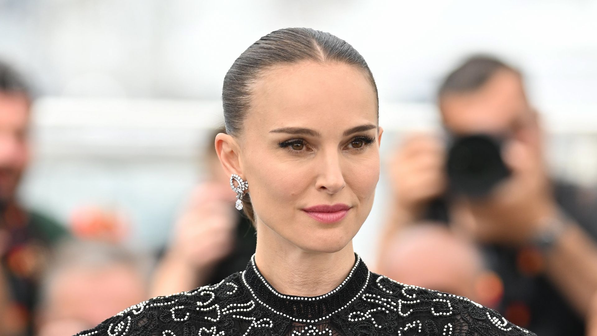 ¿Maquillaje o retoque? Analizamos la transformación de Natalie Portman en Cannes