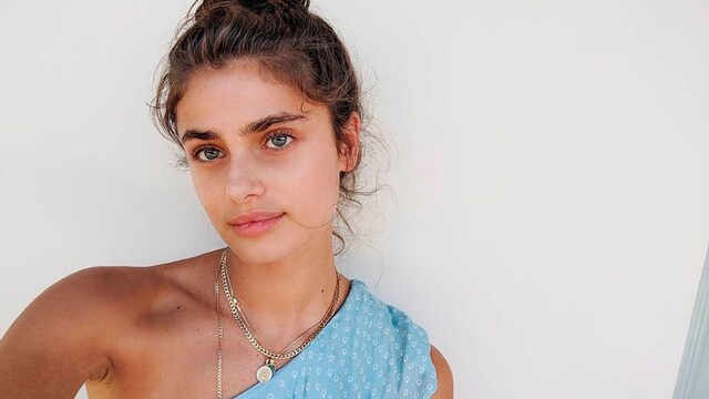 no makeup taylor hill