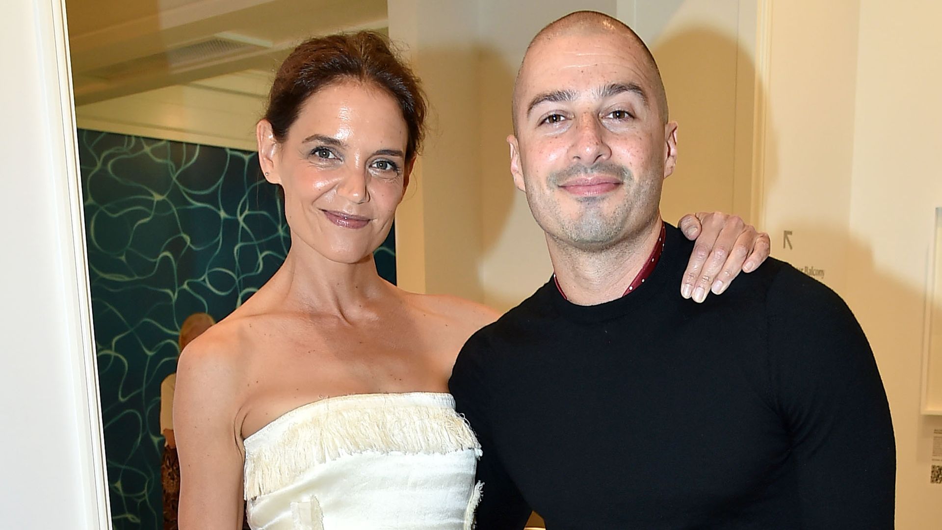 Katie Holmes y Jason Bard Yarmosky en la Guild Hall Summer Gala 2026 en honor a Andrea Grover en Guild Hall el 7 de agosto de 2026 en East Hampton, NY.