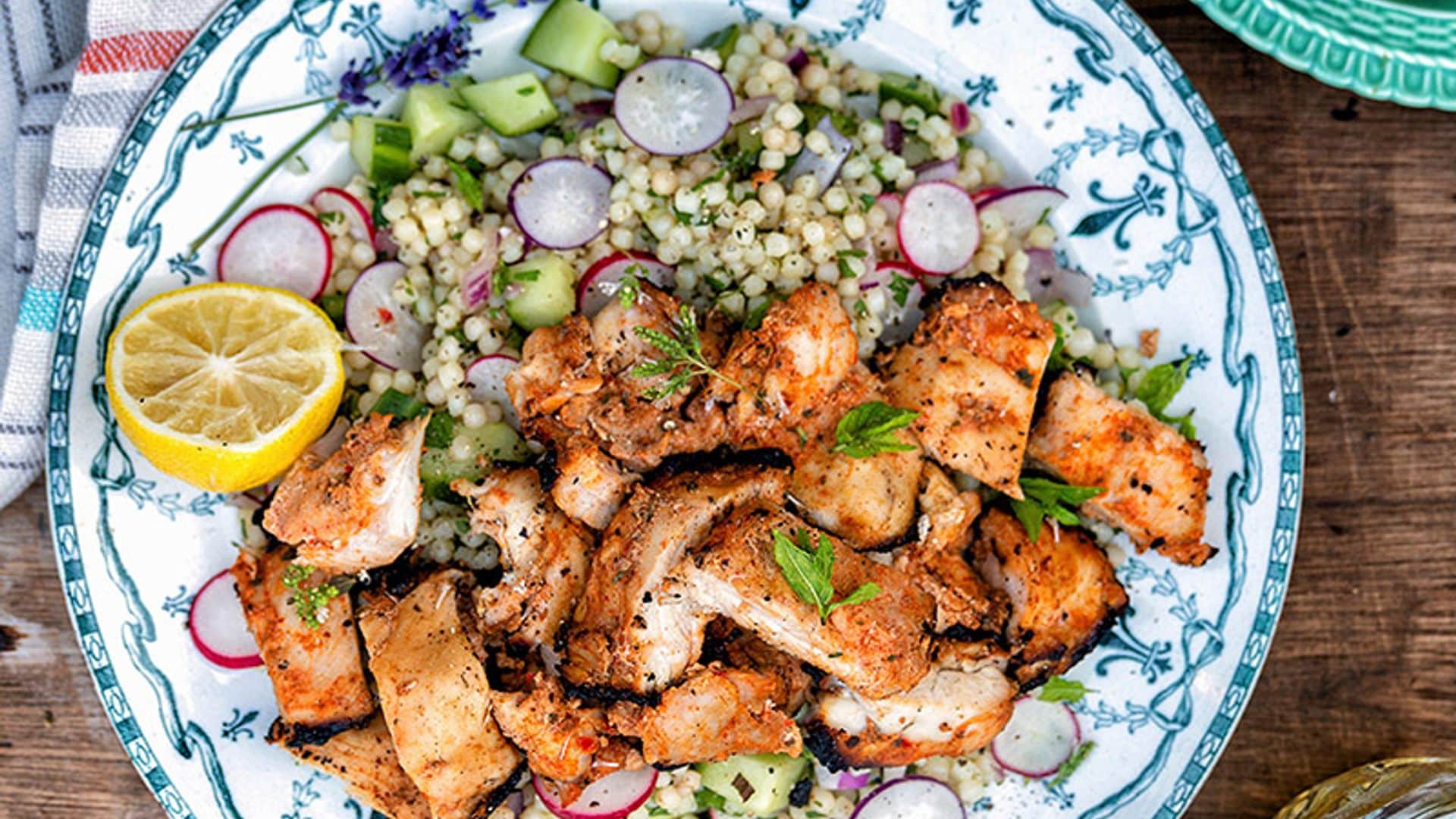 Salteado de pavo con ensalada de quinoa