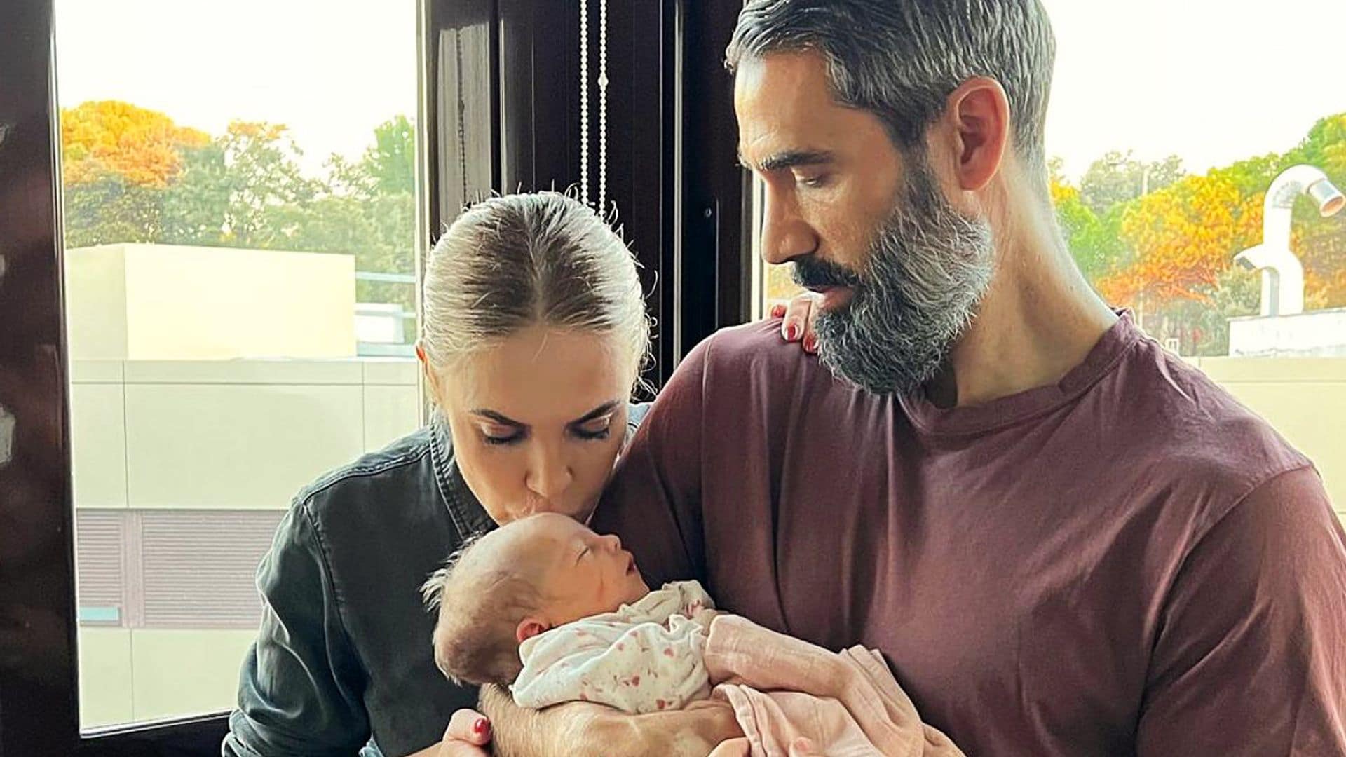 Ingrid Asensio, encantada con su faceta de abuela a los 48 años, cuenta cómo es su nieta Micaela