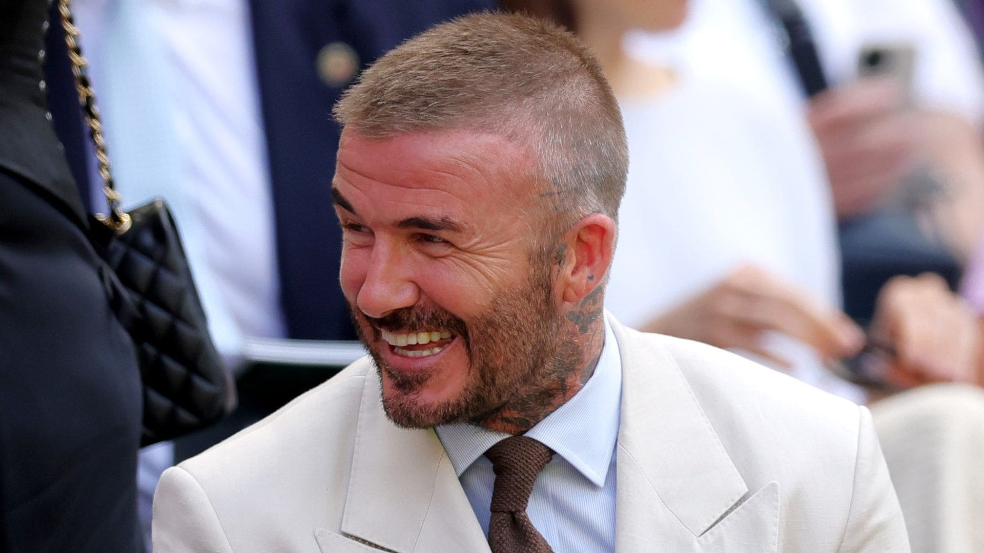 David Beckham deja a todos en shock con su cambio de look y Victoria reacciona así