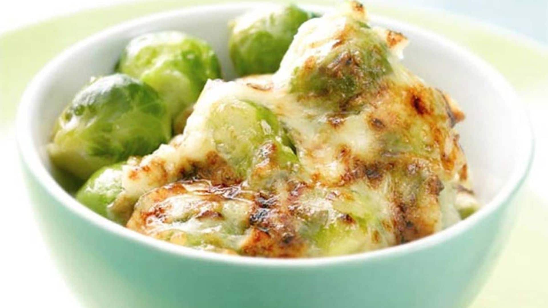 Gratinado de coles de Bruselas con salsa 'mornay'