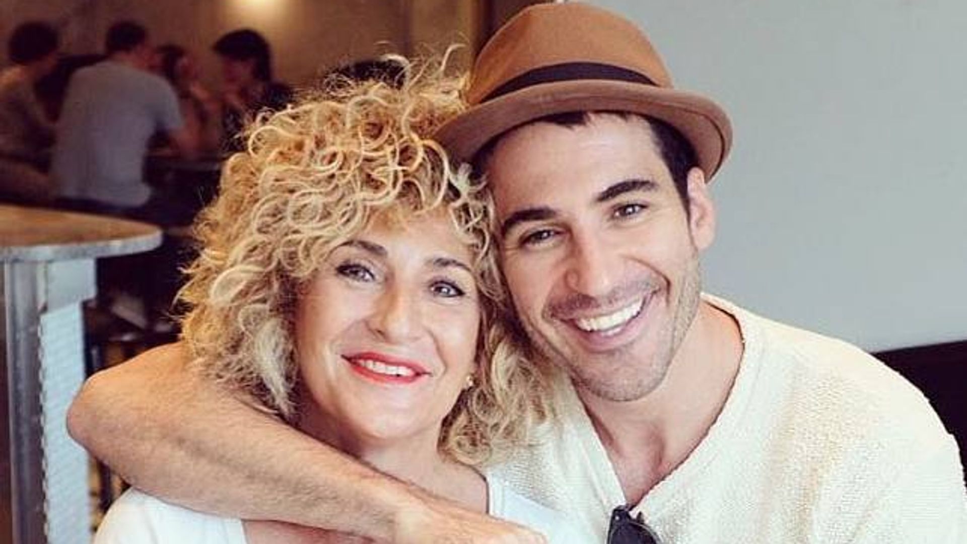 Los desternillantes vídeos de Miguel Ángel Silvestre y su madre durante la cuarentena