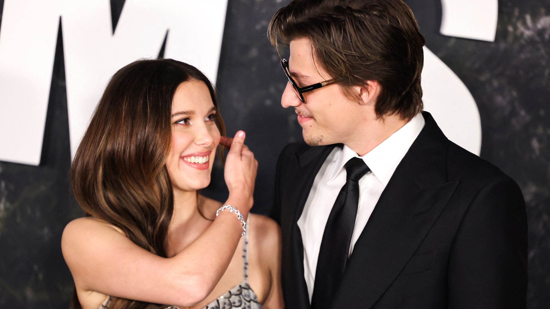 Millie Bobby Brown y Jake Bongiovi en la premier de "Damsel" en Nueva York, en 2024. 