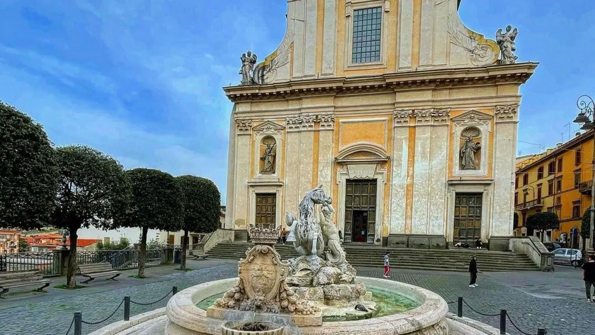 El pueblo a 30 minutos de Roma donde el agua se convierte en vino y es la excursión más llamativa desde la capital italiana