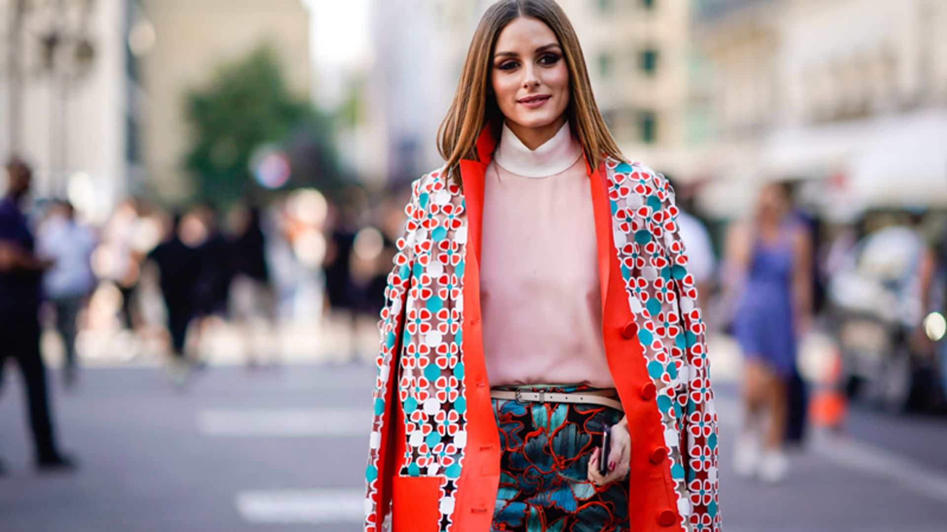 De la oficina a tu look de invitada, convierte el kimono en tu básico de primavera