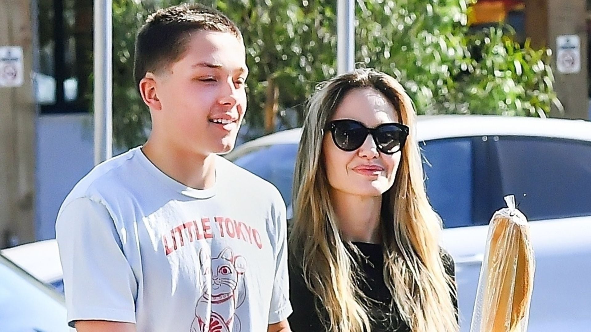 Angelina Jolie reafirma la complicidad con su hijo Knox, quien ya es más alto que ella