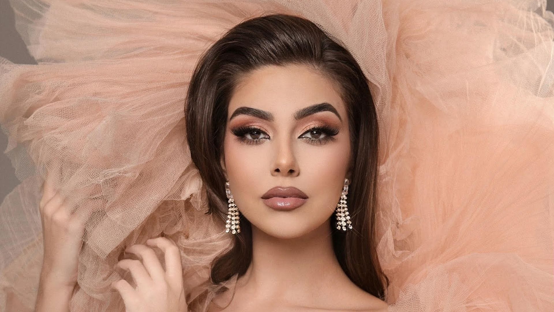 Hablamos con Corina Mrazek, la tinerfeña azafata de vuelo, representante de España en Miss Mundo
