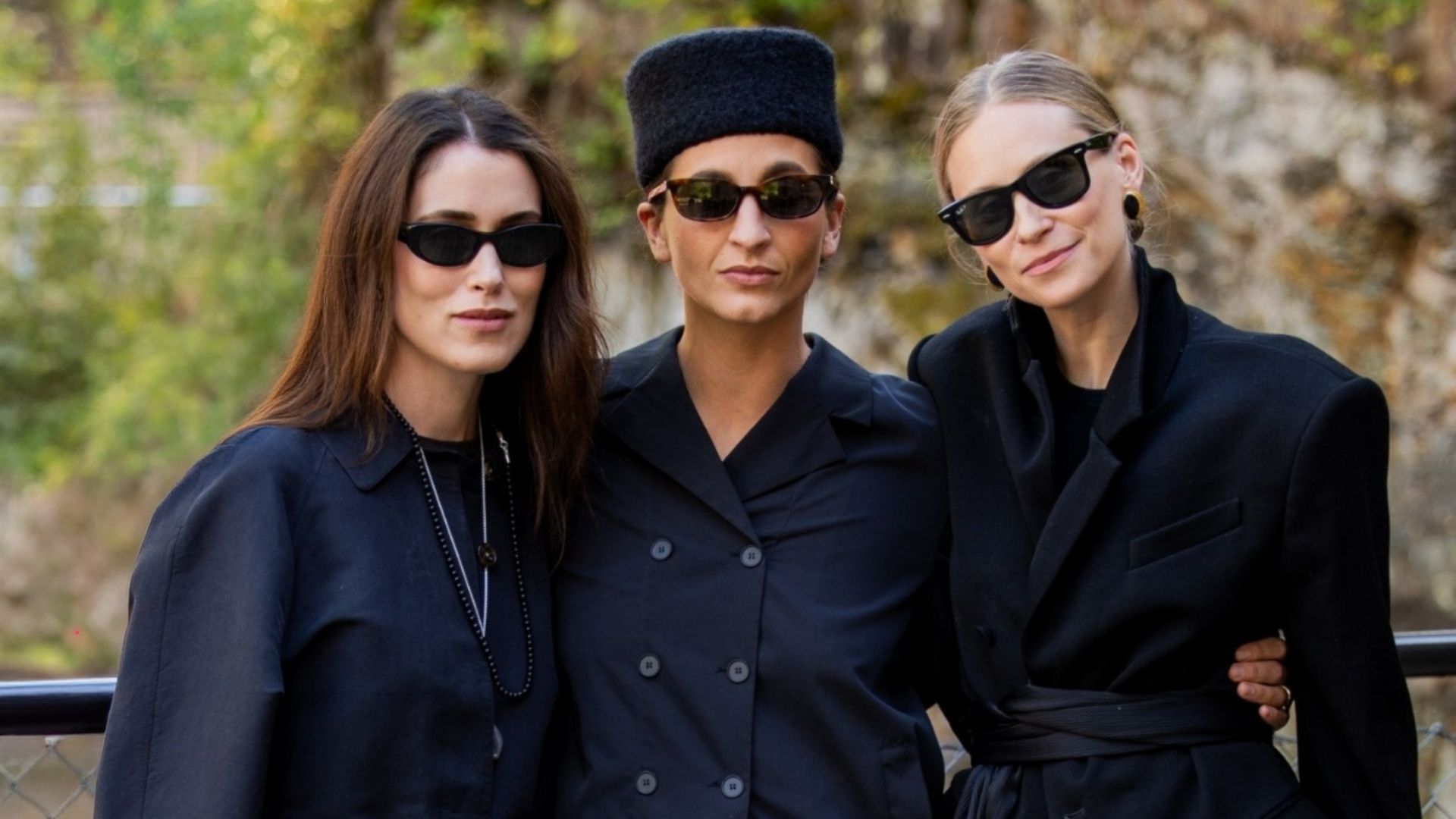 Las invitadas a la Semana de la Moda de Oslo se visten de negro tras la muerte del rey Harald, 2026