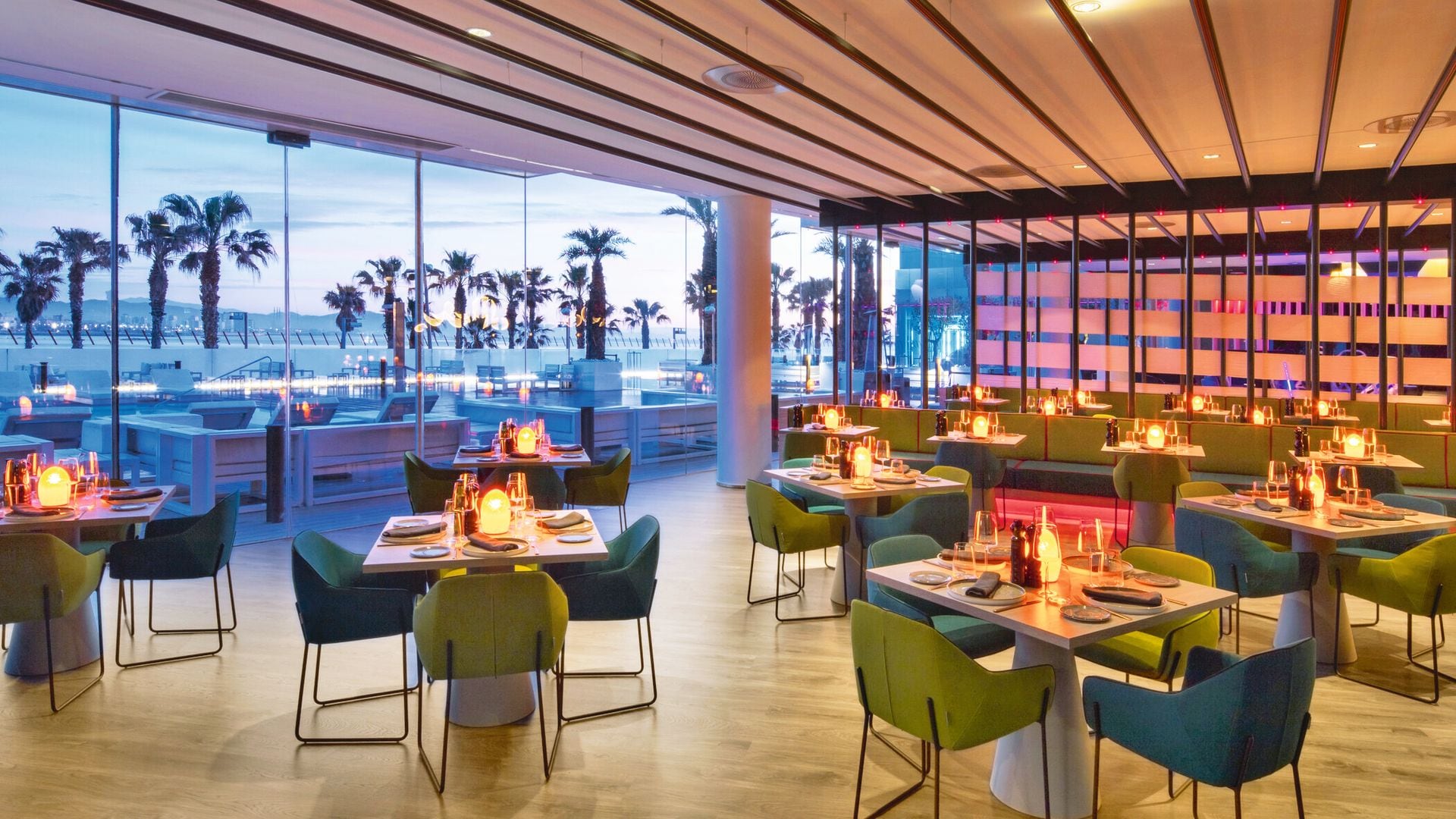 Interior del restaurante Fire en La Barceloneta, Barcelona