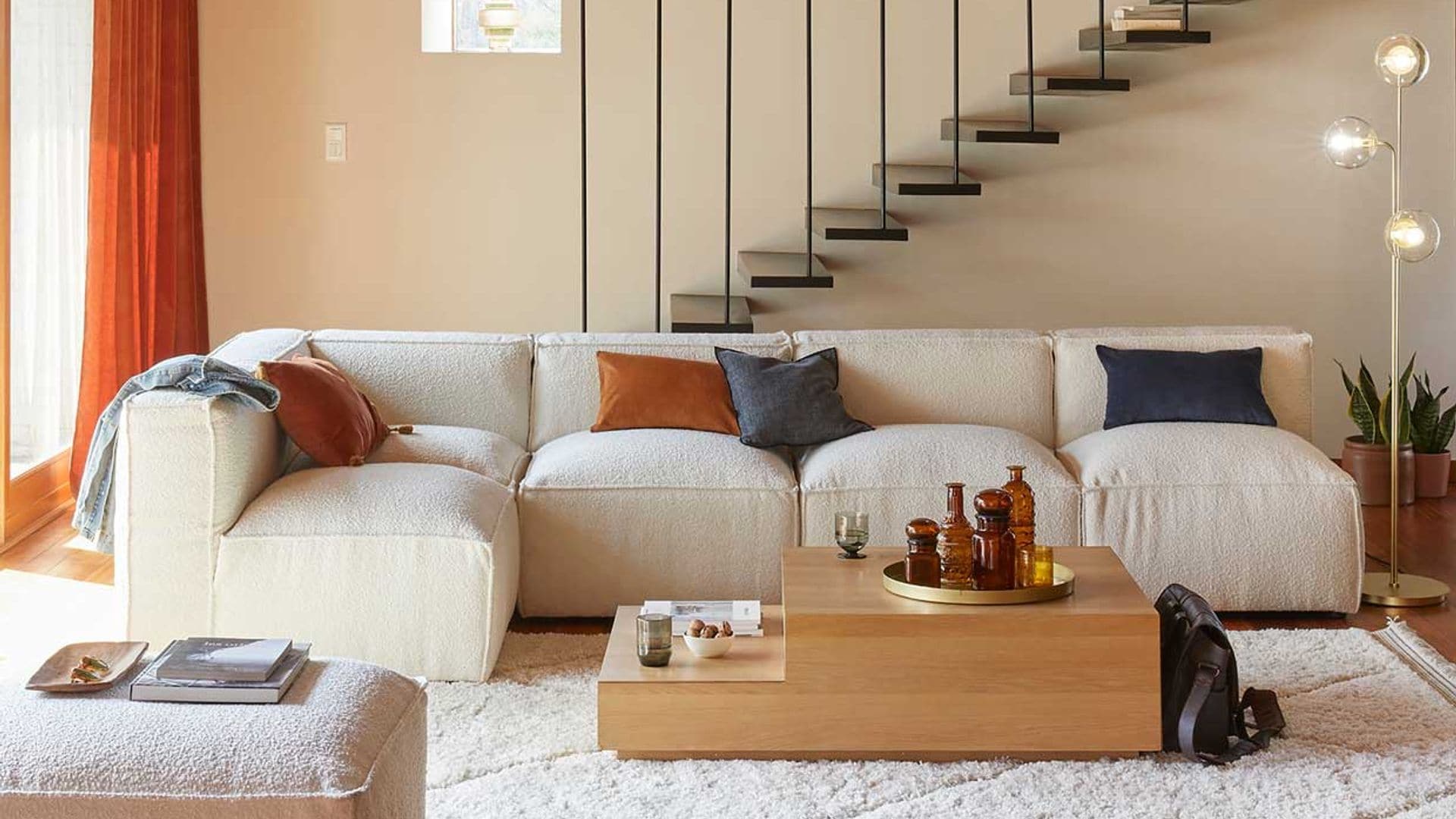 Sofás minimalistas para salones modernos o para los que no quieren que ocupe demasiado
