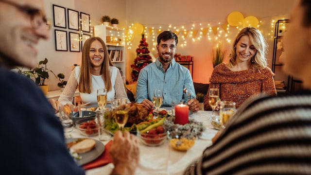 Cena navideña en familia