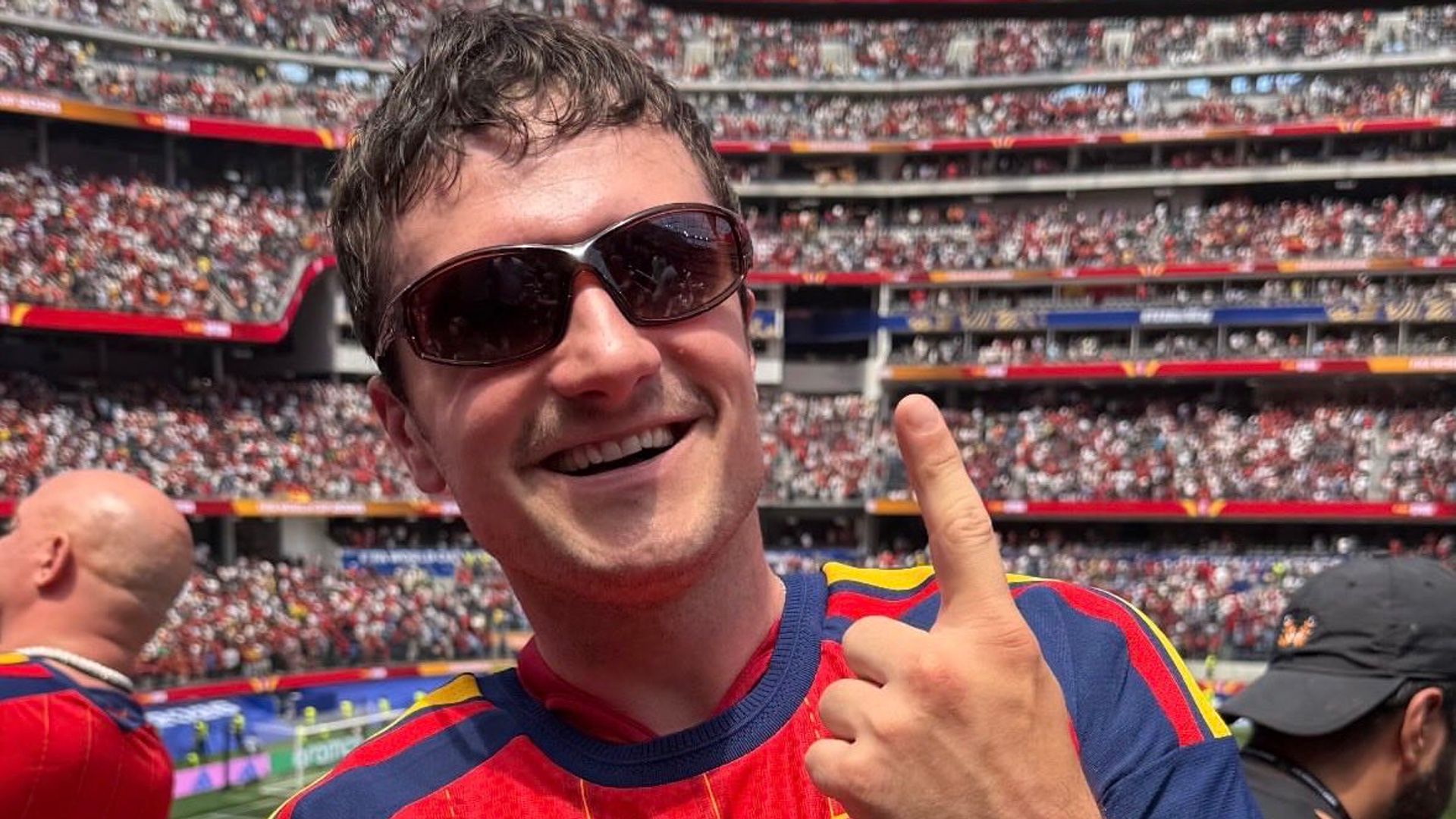 El actor Josh Hutcherson y su vida 'a la española': enamorado de una madrileña, amigo de Los Javis y el mayor fan de La Roja