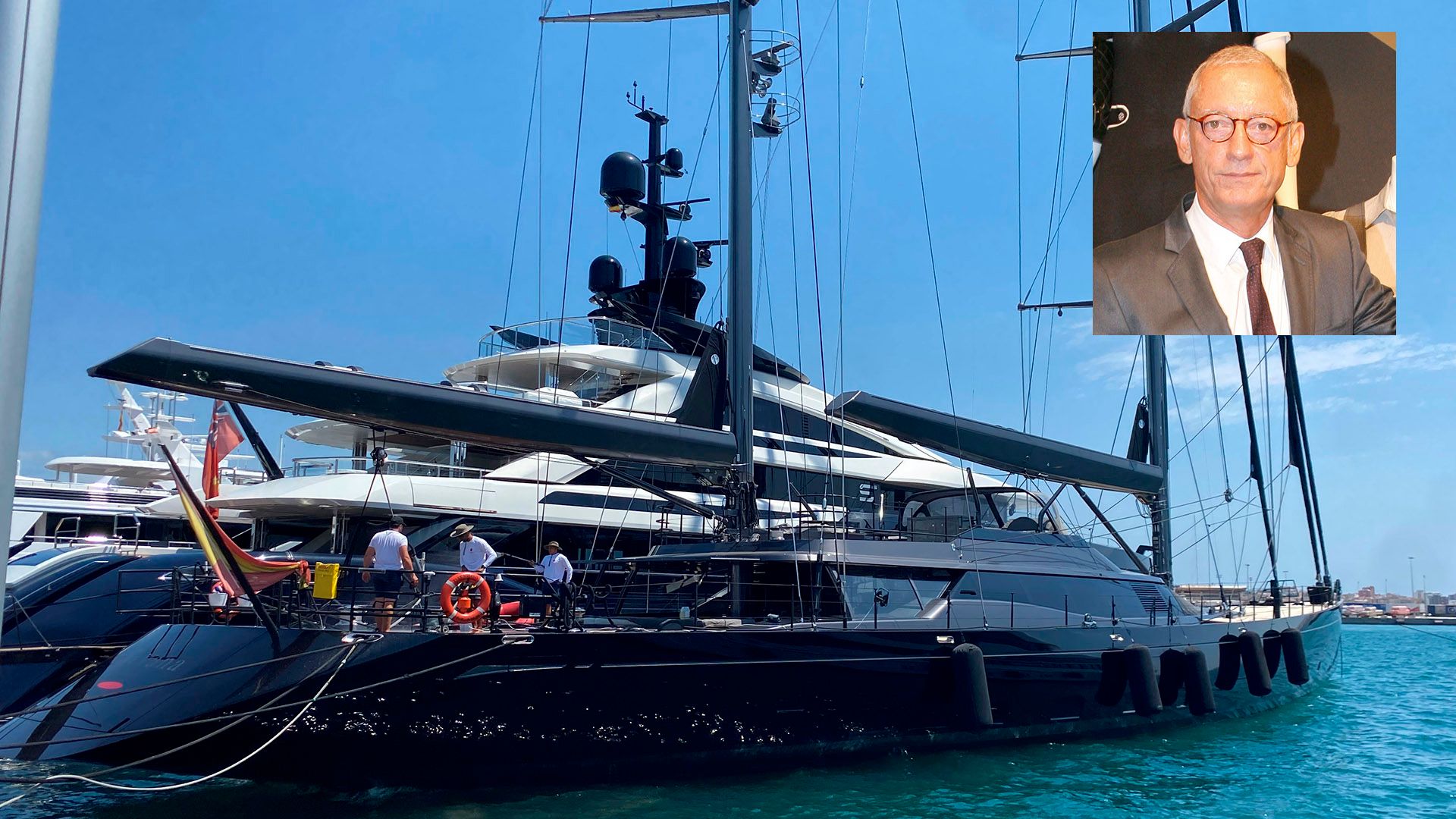 Isak Andic en un montaje con su yate
