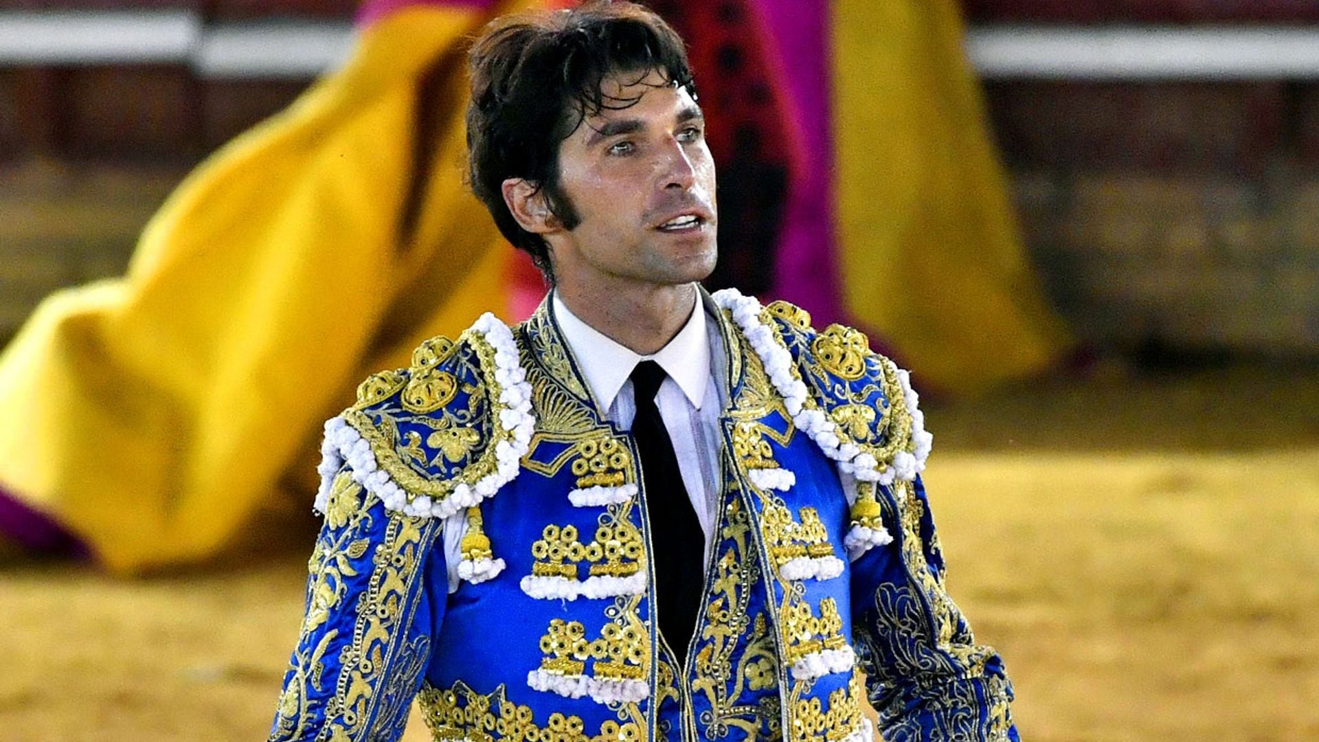 Cayetano Rivera sufre una cogida en la plaza de toros de Guijuelo que le lleva al hospital