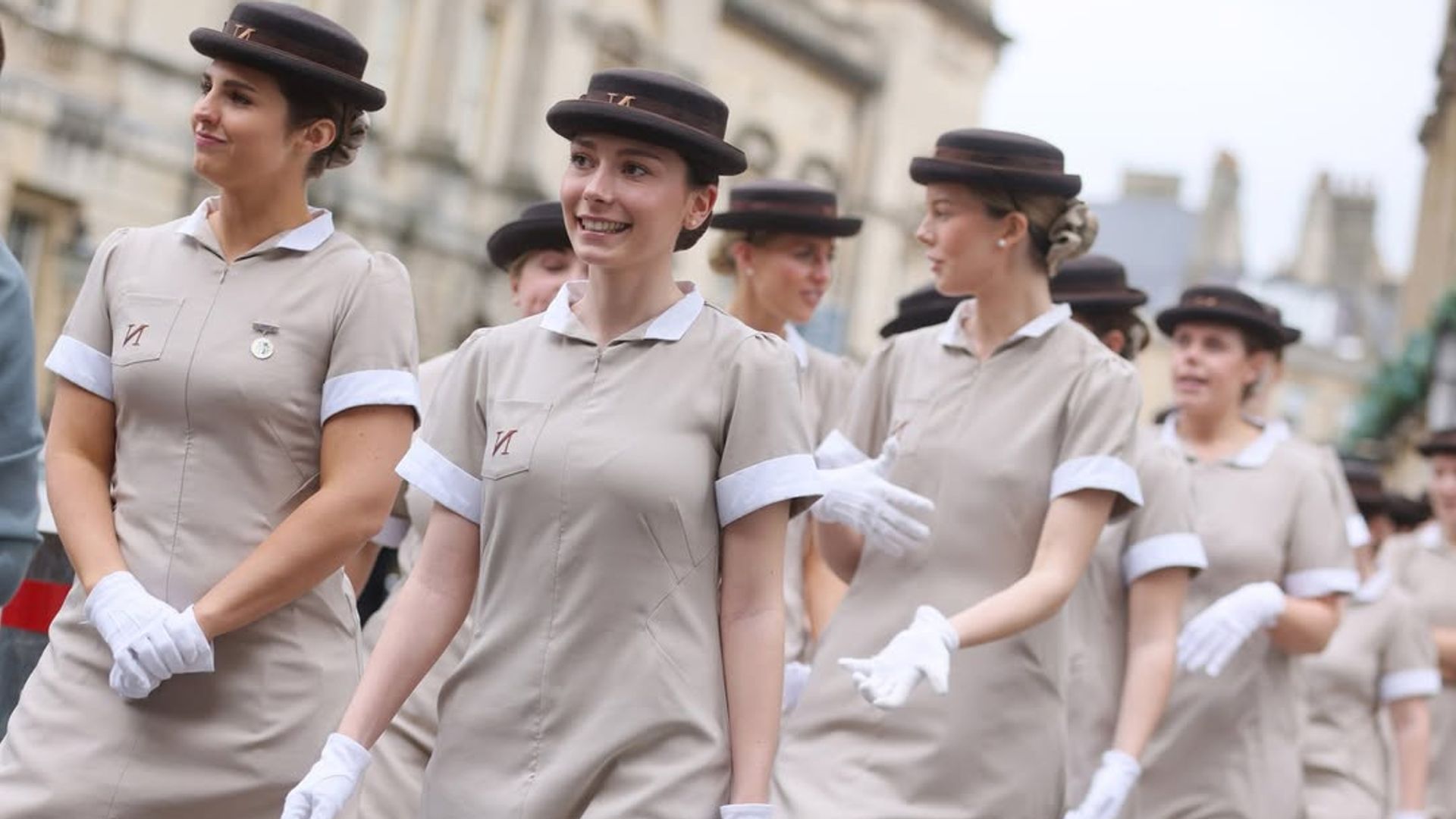 Mucho más que Mary Poppins: así son las niñeras de élite que ganan hasta 115.000 euros y se entrenan en defensa personal