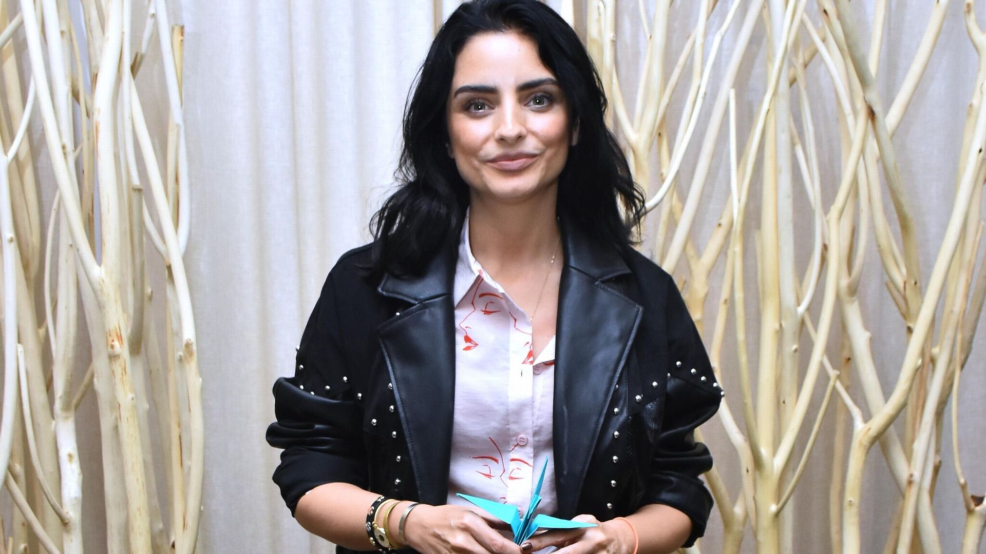 Aislinn Derbez cuenta cómo su amor platónico se convirtió en un fugaz romance