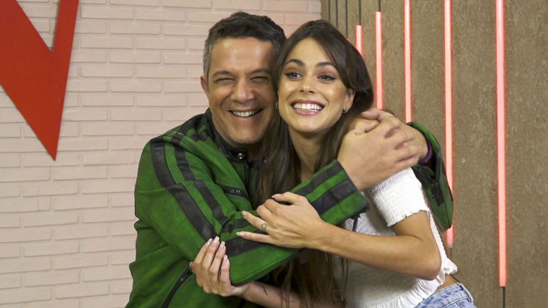 Alejandro Sanz y Tini Stoessel, unidos por 'Un beso en Madrid'