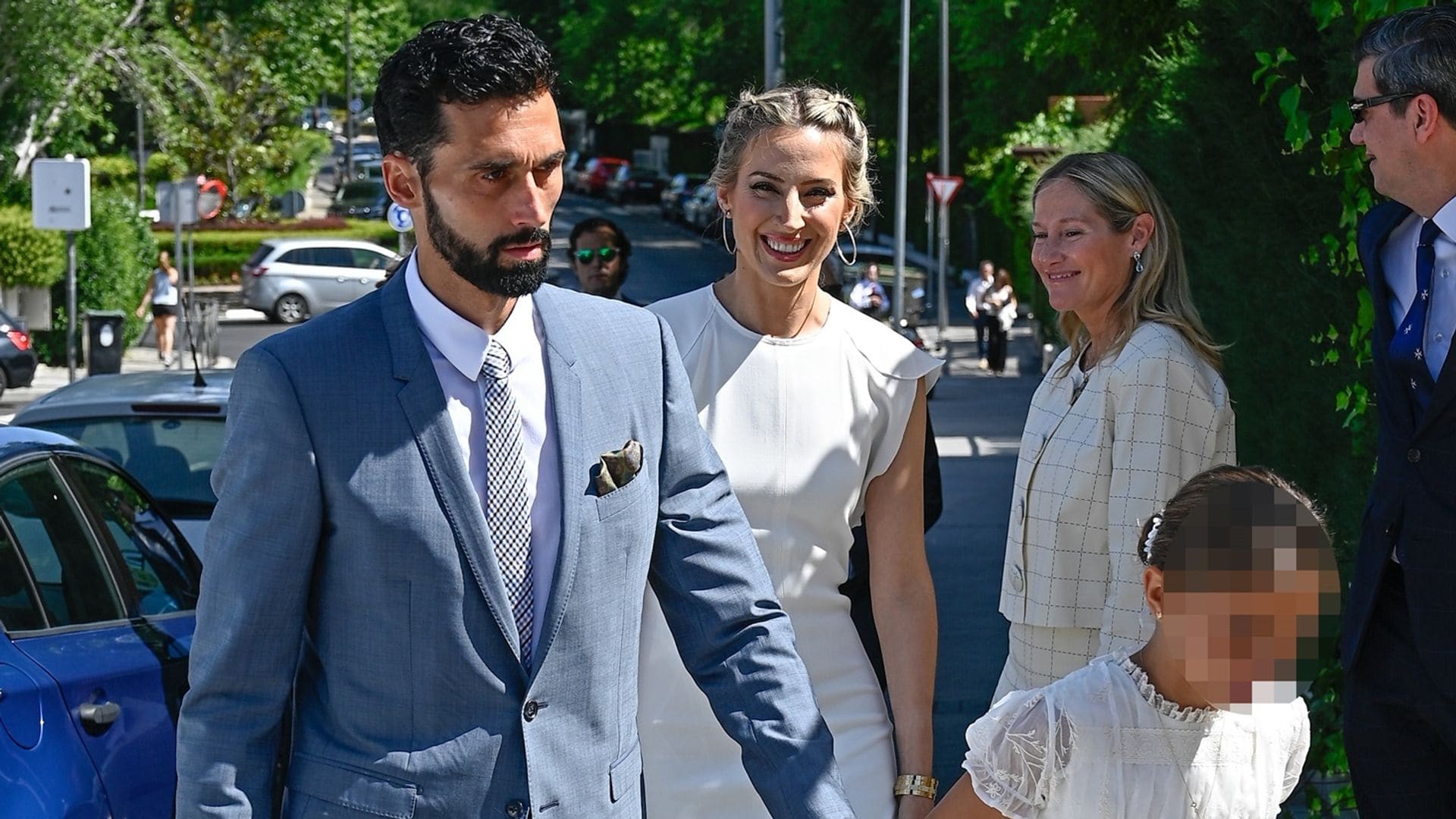 Álvaro Arbeloa, un padre orgulloso en la Primera Comunión de su hija