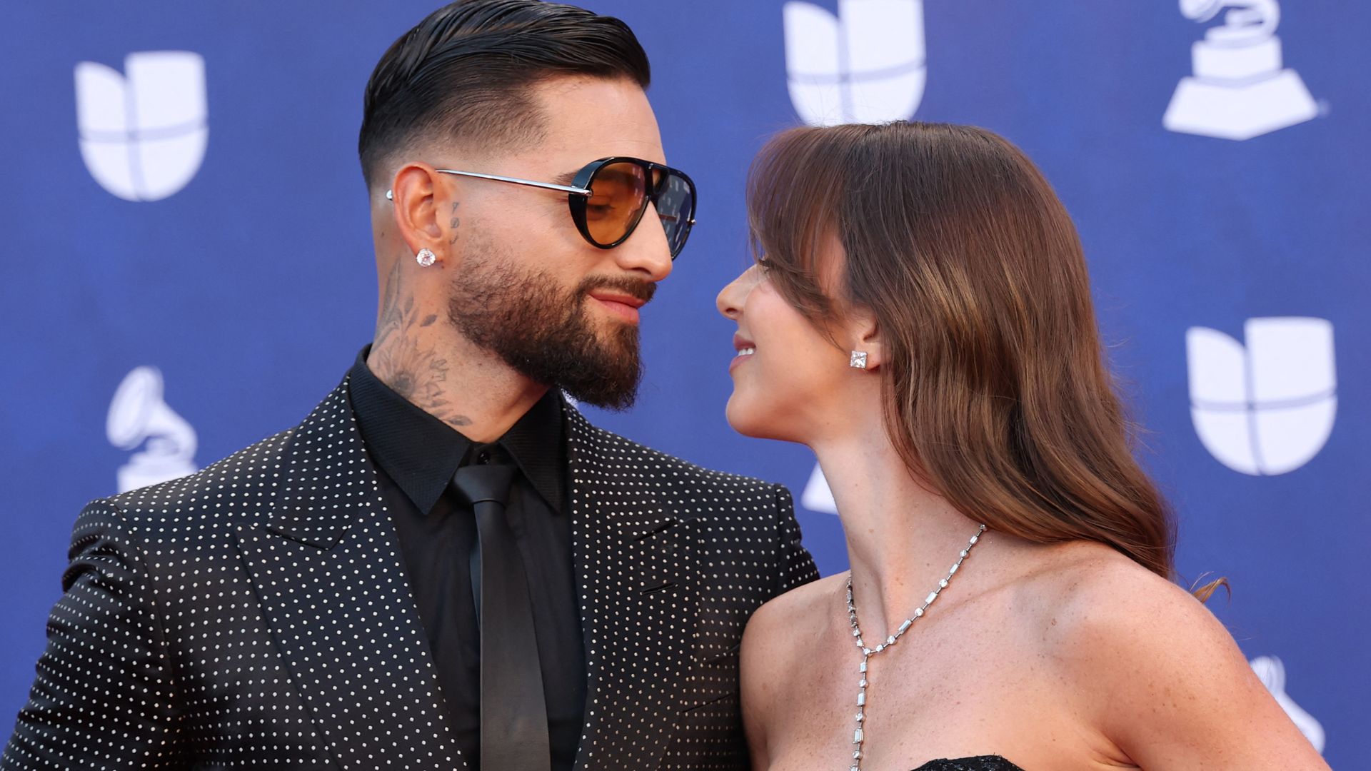 Maluma y su pareja Susana Gómez en lso Latin Grammy 2025.