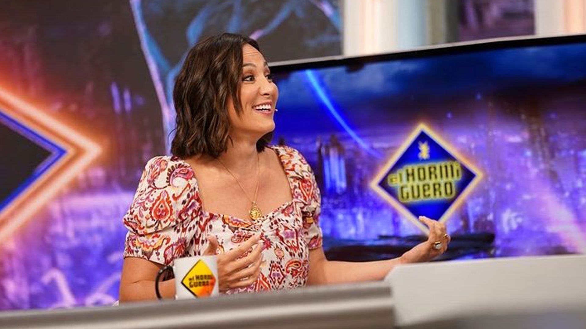 La fórmula de Tamara Falcó que copiarás si quieres un look bohemio con pantalón blanco