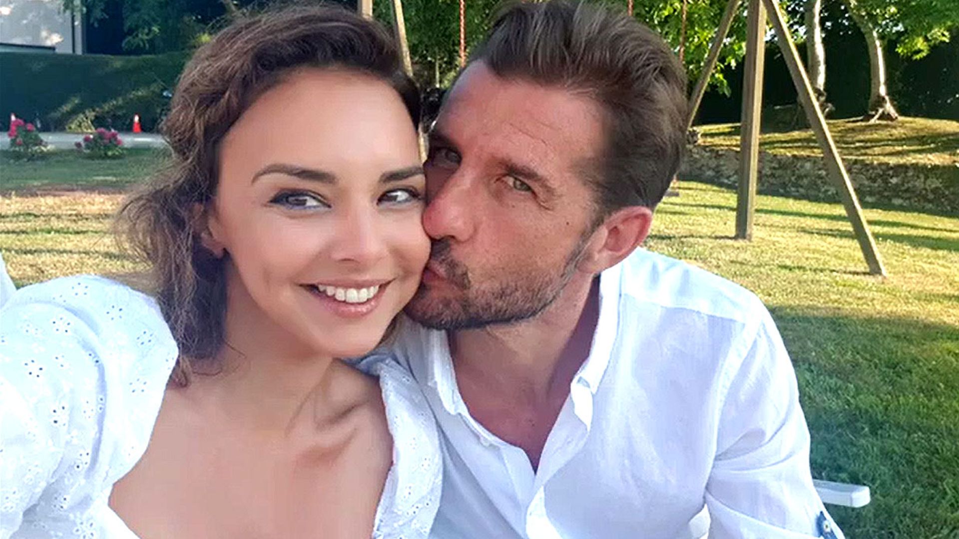 Chenoa abre su álbum más romántico para celebrar su aniversario con Miguel Sánchez Encinas