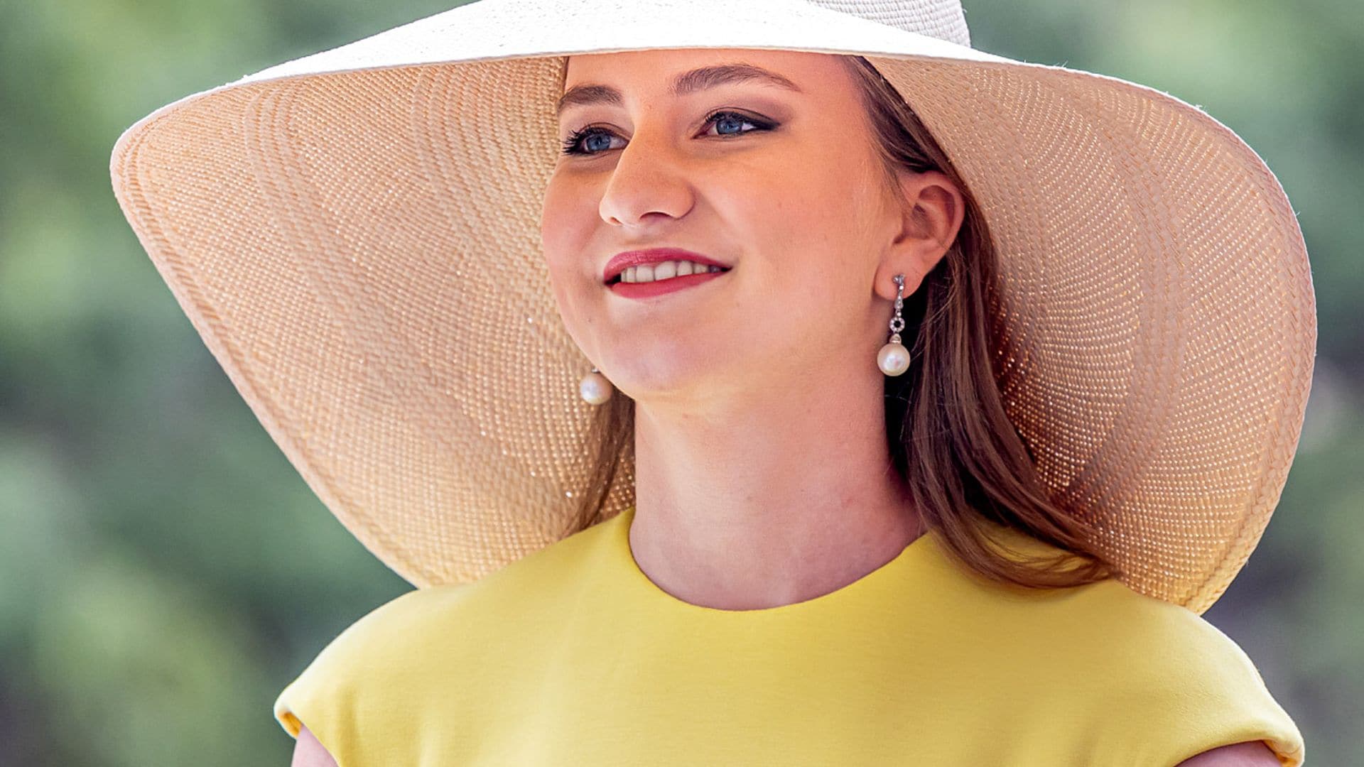 ¡Qué gran cambio! La evolución de estilo de Elisabeth de Bélgica por su 22º cumpleaños