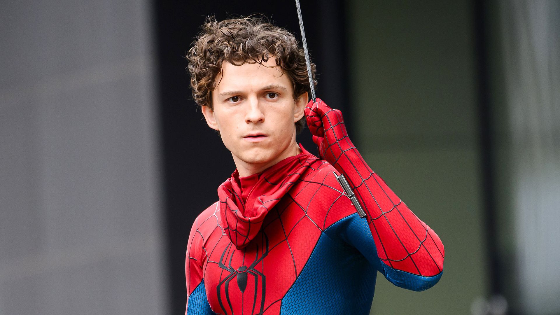 Tom Holland en el rodaje de 'Spider-Man: Brand New Day' el 3 de agotsto de 2025 en Glasgow, Escocia