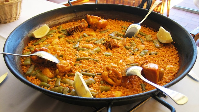 Paella valenciana