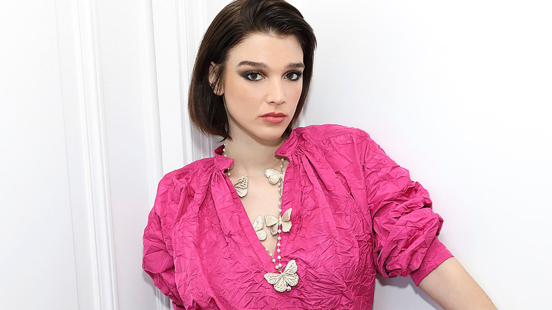 El tutorial más fácil para crear tres maquillajes de fiesta: luminoso, labios rojos o 'smoky eyes'