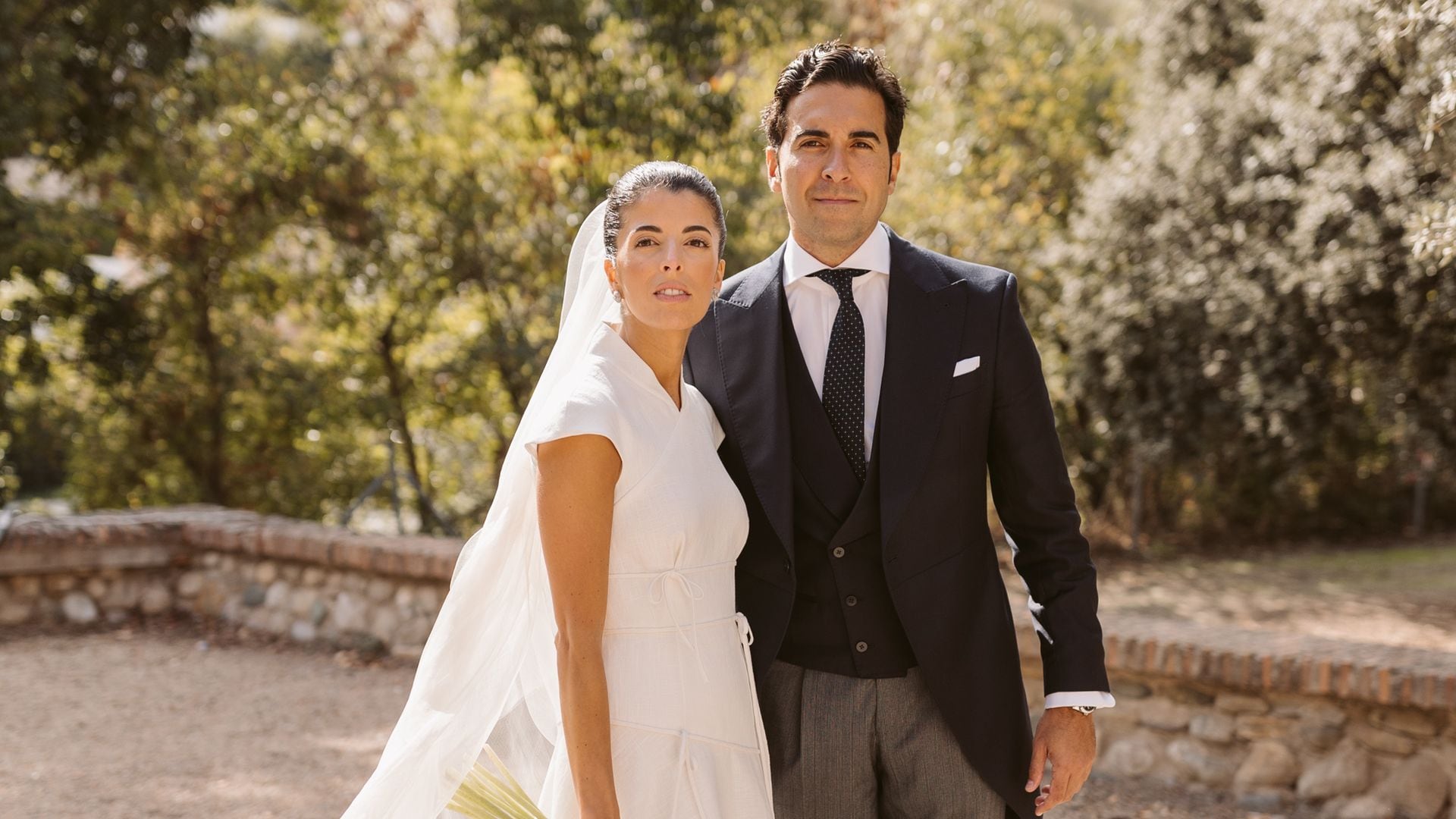 Cristina, la novia que se casó con un vestido de inspiración asiática en la Alhambra de Granada