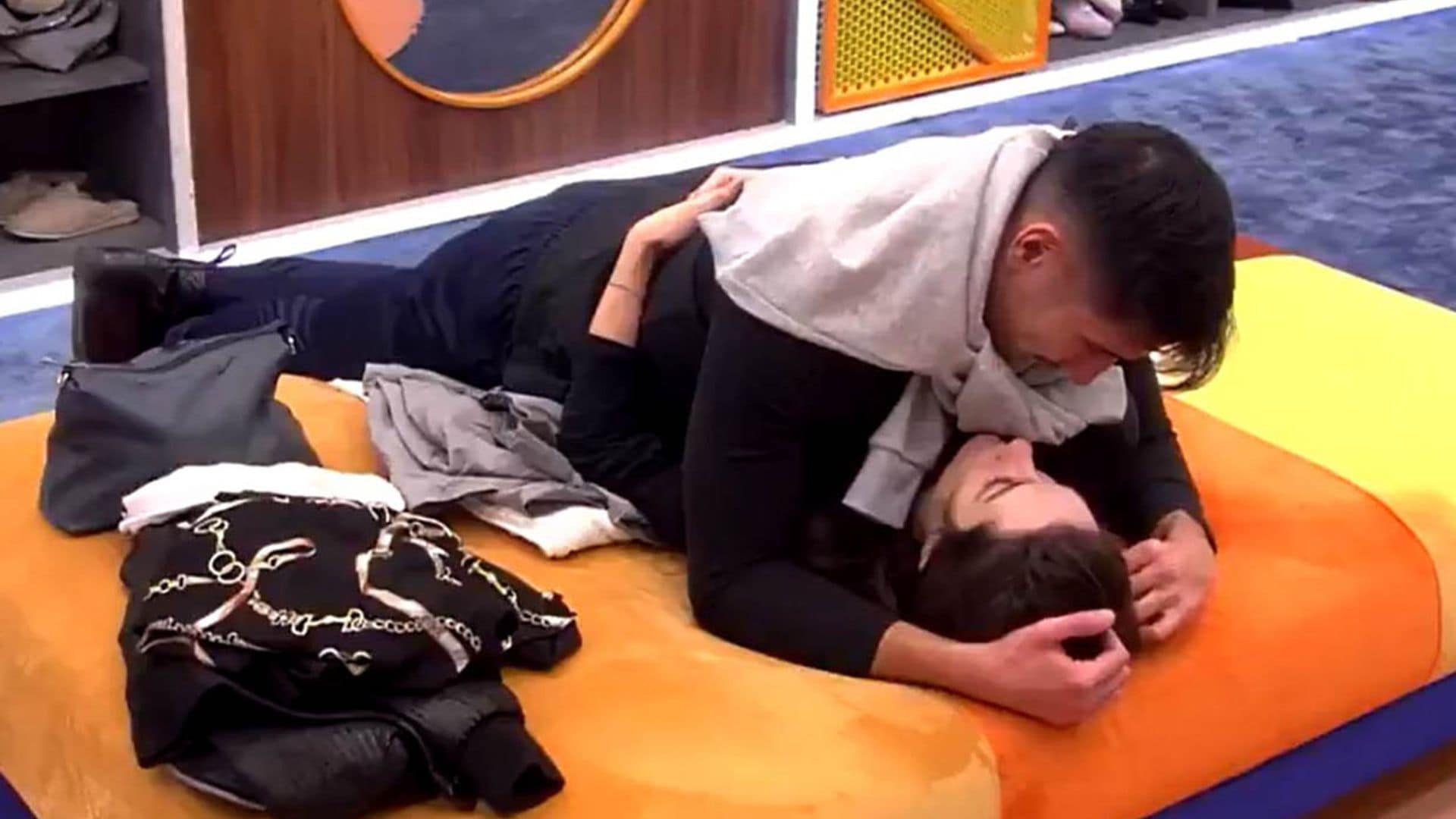Gianmarco y Adara dan rienda suelta a su pasión y confiesan que están enamorados