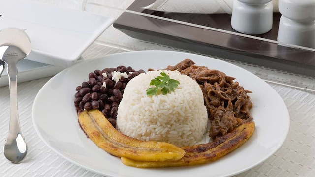 frijoles platano adobe