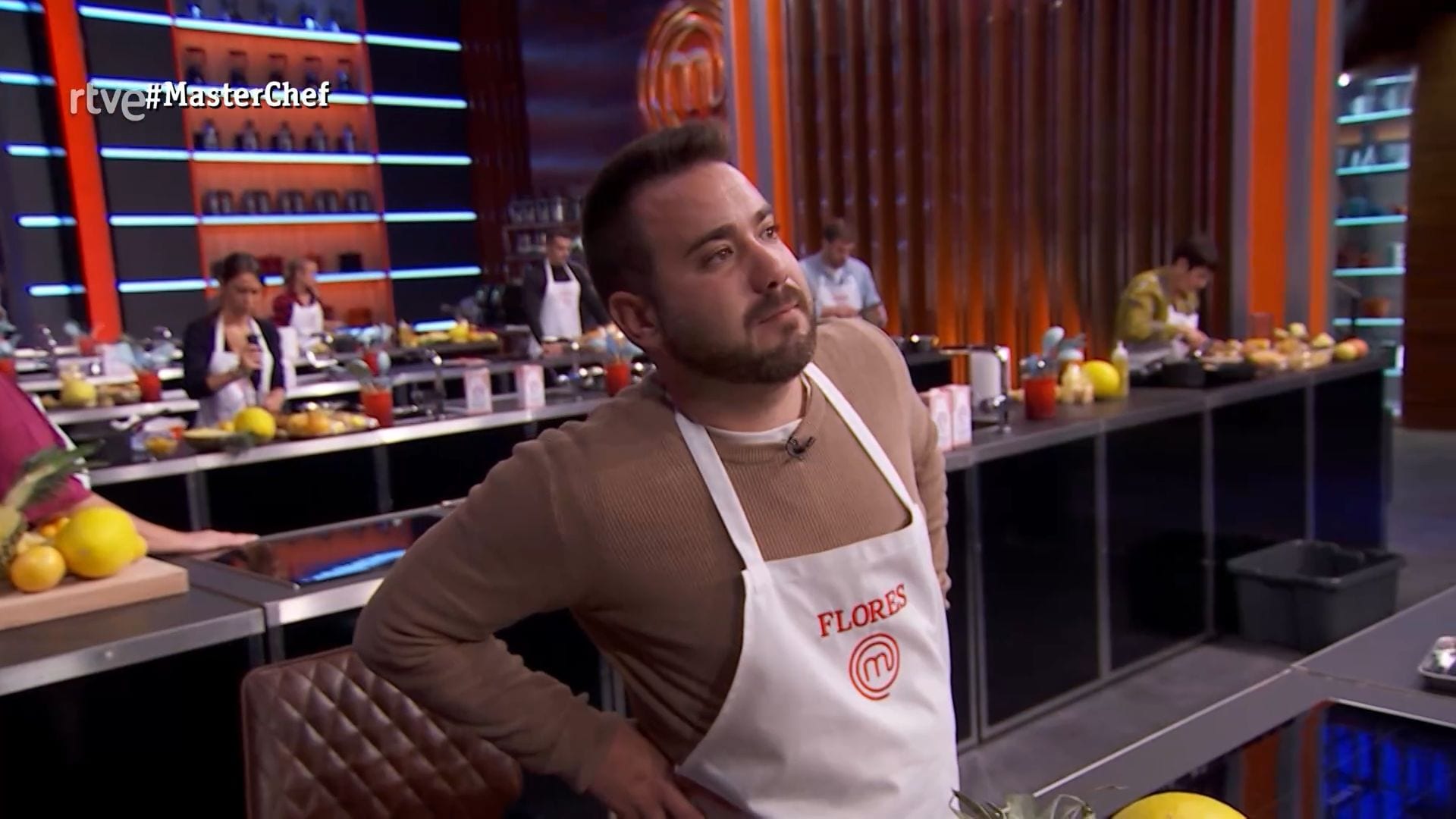 Un concursante de 'MasterChef' se desploma en pleno directo y es trasladado al hospital