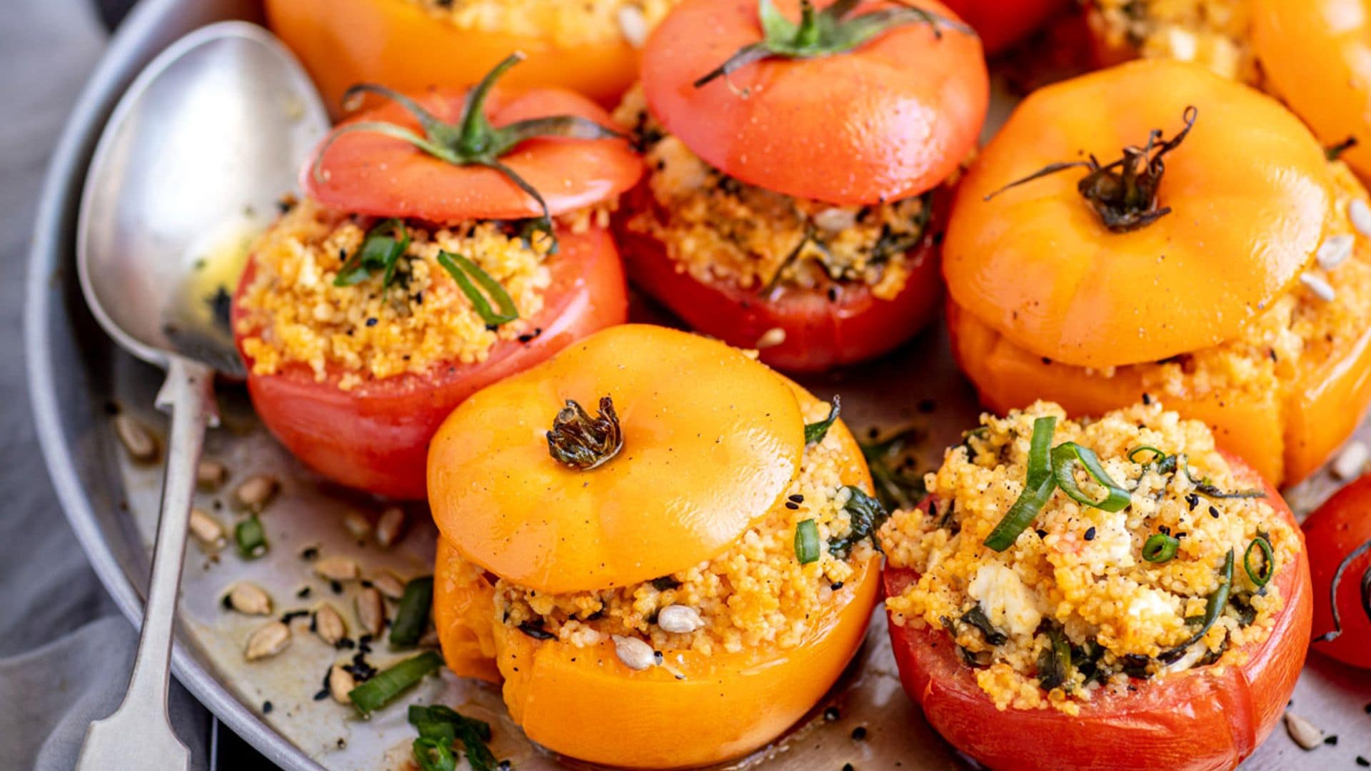 Tomates rellenos de cuscús y queso feta