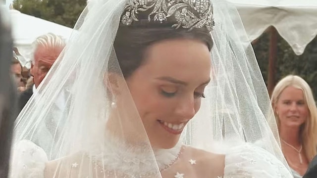 Boda de Violet Manners y William James Londesay- Bethune, vizconde de Garnock y cuñado de Jaime de Borbón-Dos Sicilias, duque de Noto.