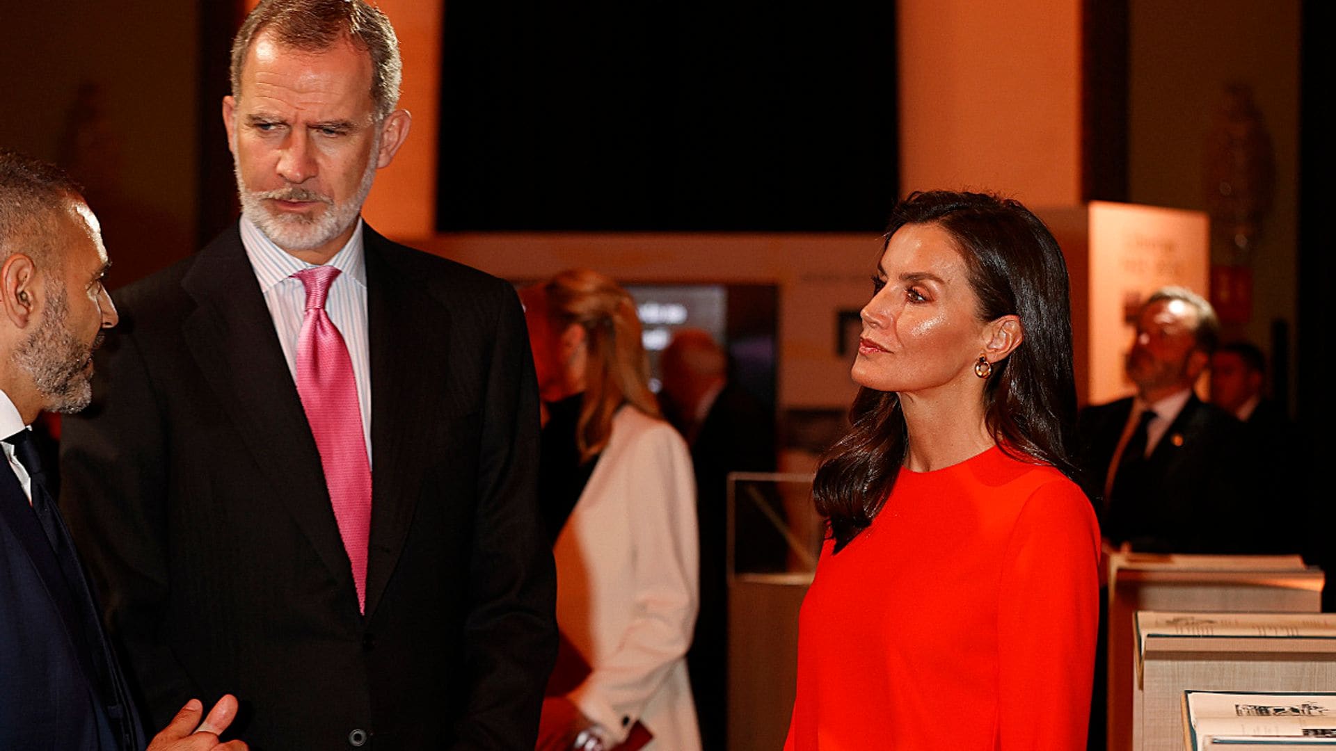 Los Reyes, dos apasionados de la literatura en el centenario de la primera Casa del Libro de España