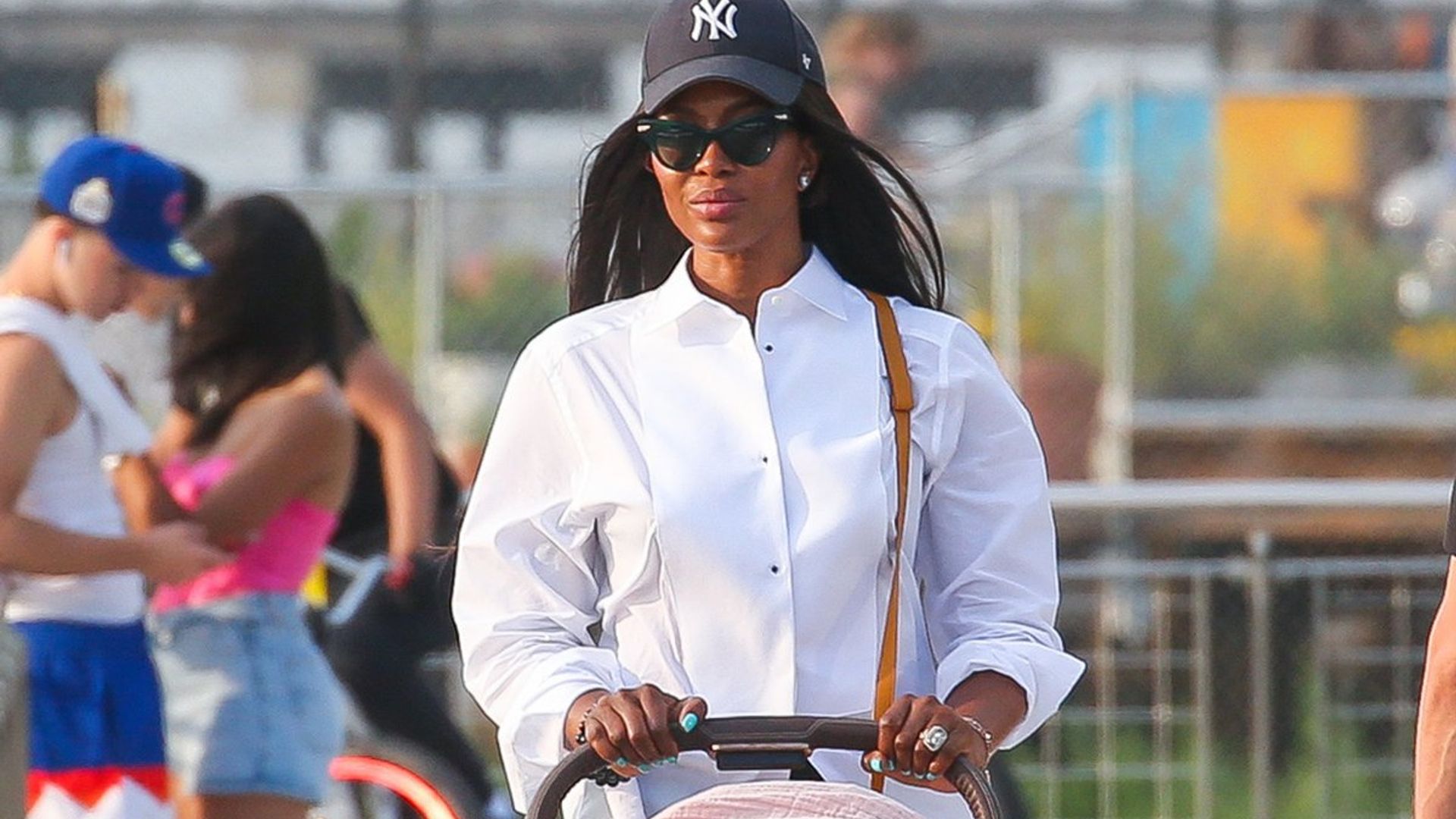 Naomi Campbell, primeras imágenes de su nueva y misteriosa vida como madre