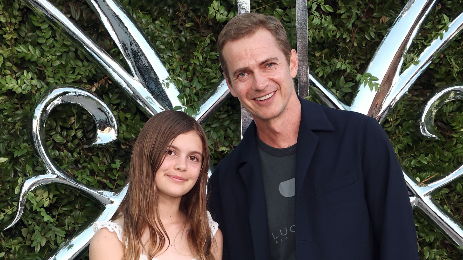La hija de 11 años de Hayden Christensen debuta en público con su padre y es la viva imagen de su madre, Rachel Bilson