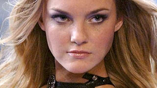 caroline trentini portada 1