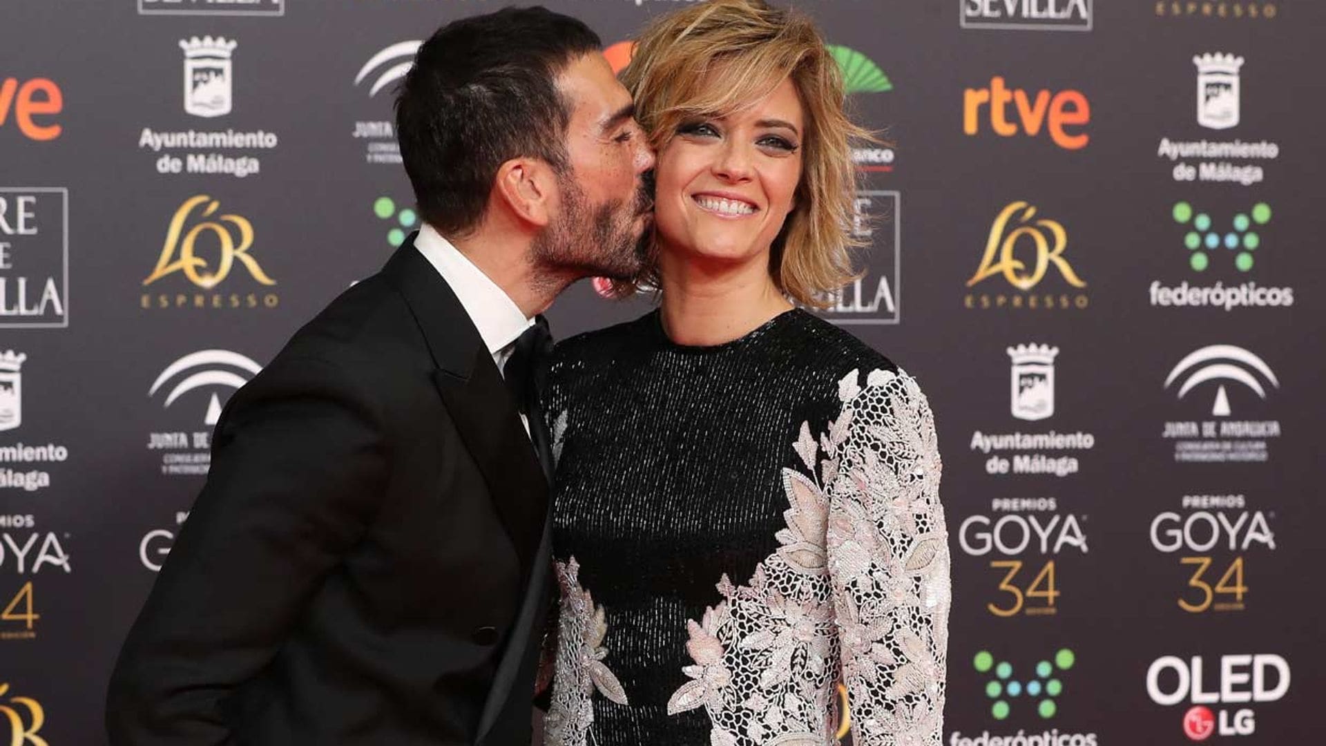 María Casado rinde homenaje a Sara Montiel llevando uno de sus vestidos